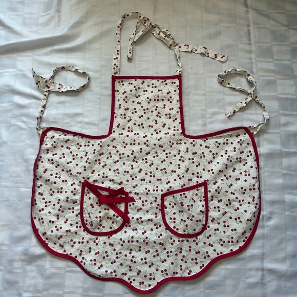 Jessie Steele Cherry Pattern Retro Skirted Bib Apron - Picture 4 of 10